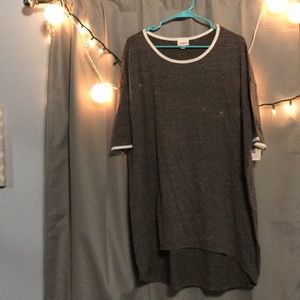 NWT LuLaRoe Irma tee 🌸🌸